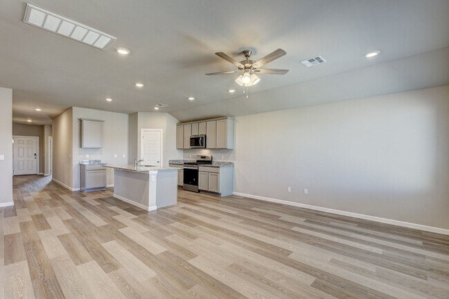 Building Photo - 4109 Sara Pk Dr