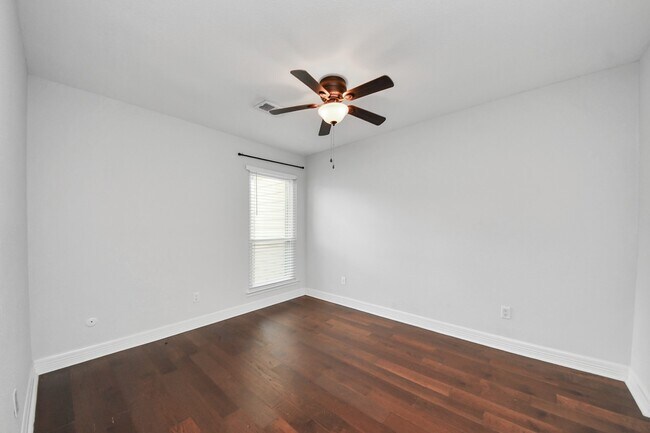 Building Photo - 742 Country Pl Dr