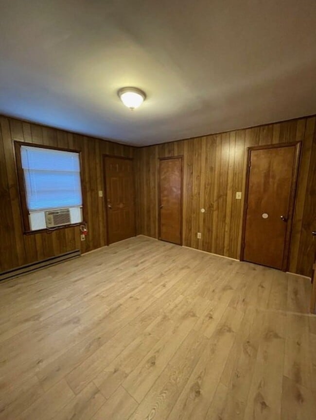 Building Photo - Must see this Adorable 1 bedroom 1 bath apartment . Located in Dallas
