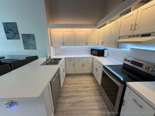 Building Photo - 8847 Thumbwood Cir