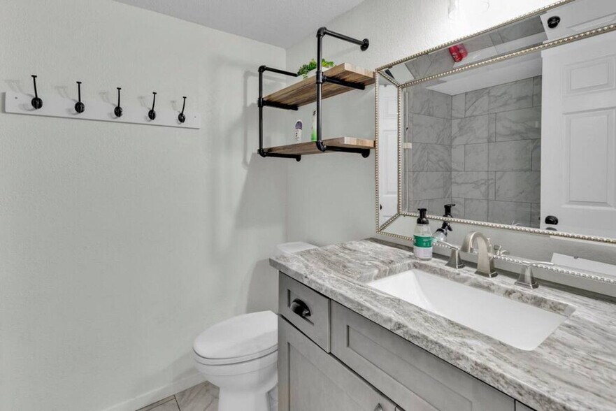 Building Photo - 790 Santa Rosa Blvd