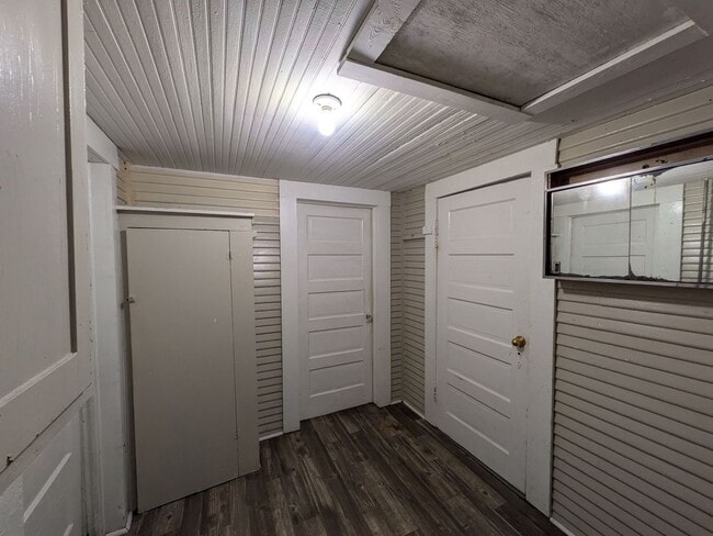 Building Photo - 1819 10th St