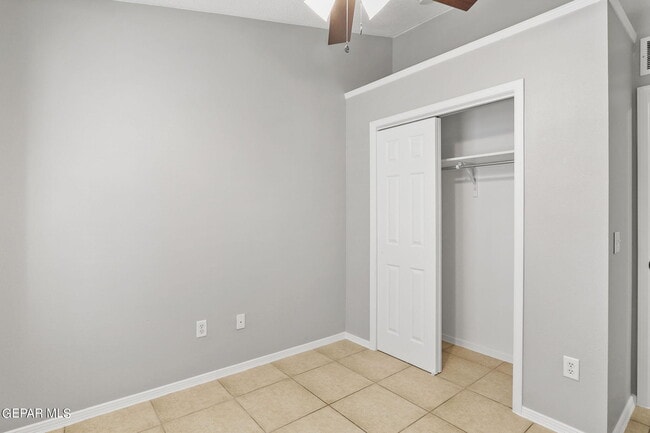 Building Photo - 3269 Maple Point Dr