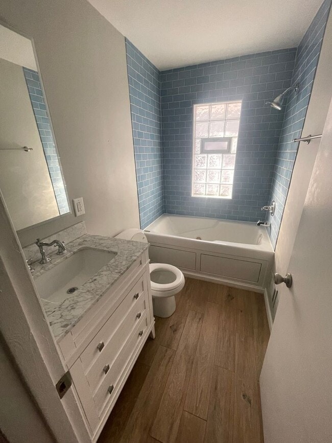 Building Photo - Charming Custom Home in Miller Beach!