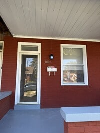 Building Photo - 3005 Derry St