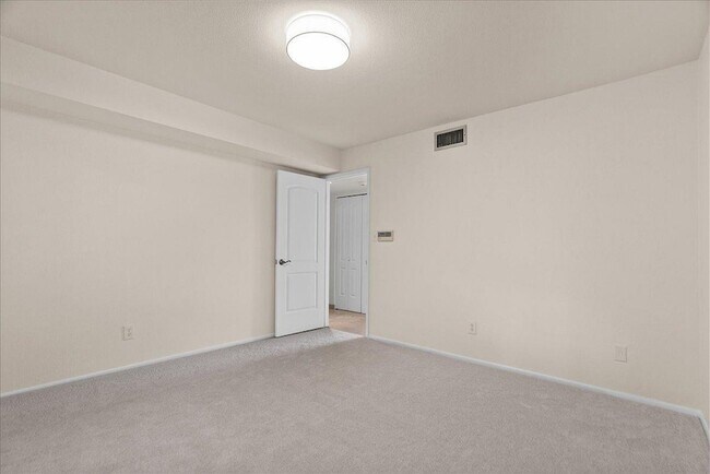 Building Photo - 5209 E Via Buena Vista
