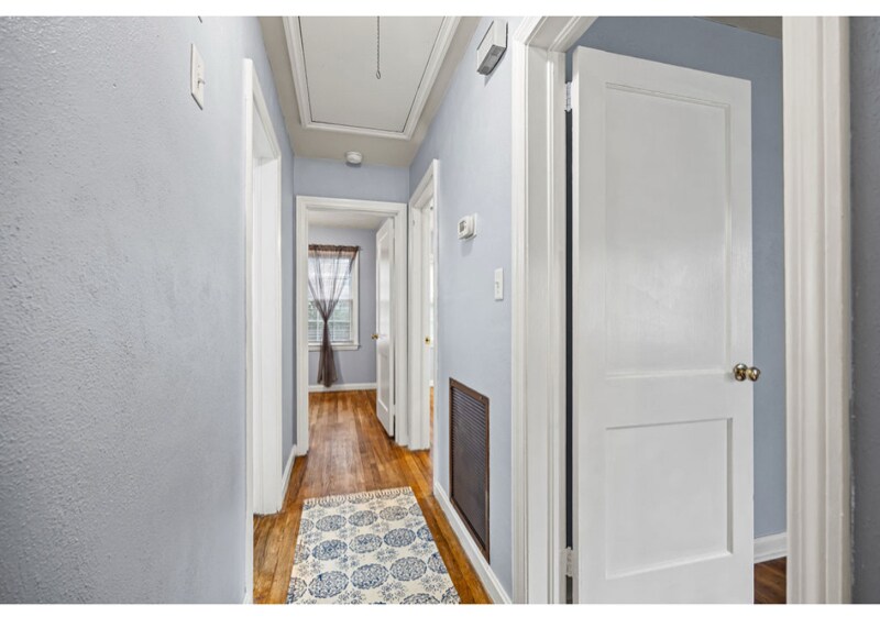 Building Photo - 3308 Kelwin Ave