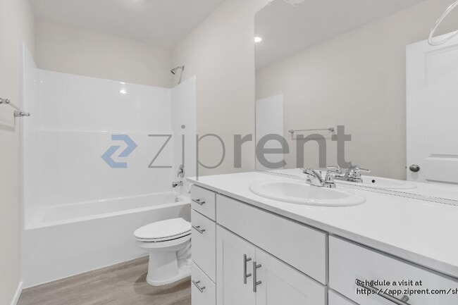 Building Photo - 1509 NE 121st Ave