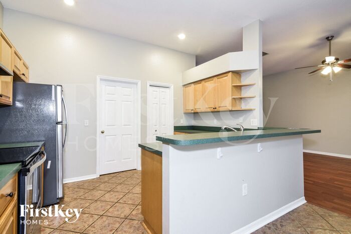 Building Photo - 3706 Treeline Dr