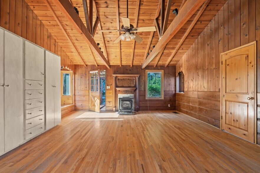 Building Photo - 3705 Fredonia Dr