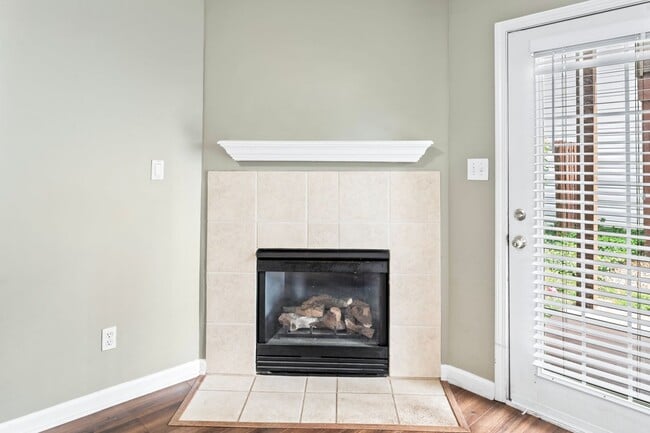 Building Photo - Beautiful Two Bedroom, Two Bathroom Condo
