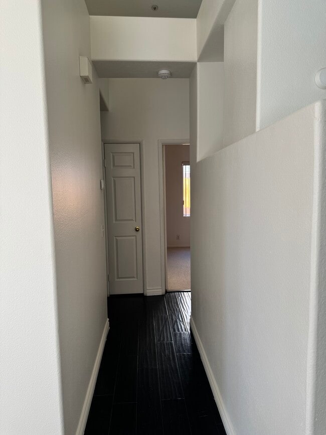 Building Photo - 13885 Portofino St
