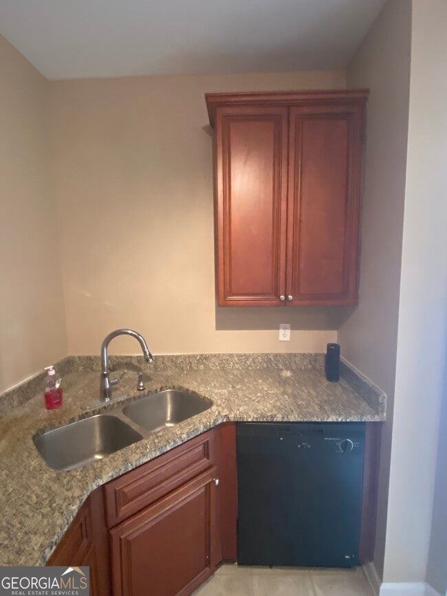 Building Photo - 7576 Rutgers Cir