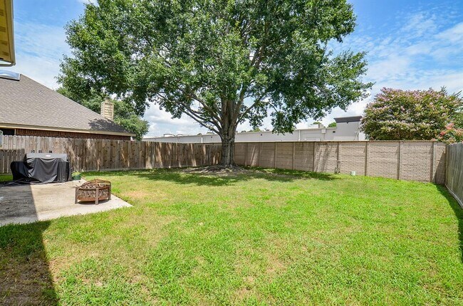 Building Photo - 15018 Moss Boulder Ct