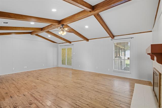 Building Photo - 10304 Oak Creek Dr