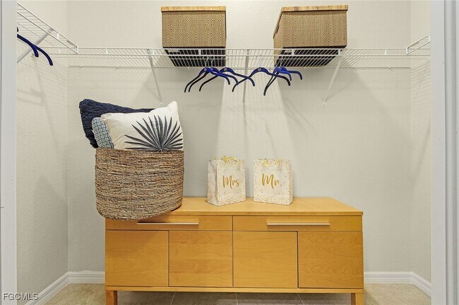 Building Photo - 908 NE 11th Terrace