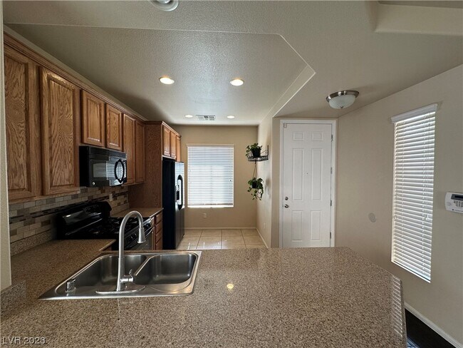 Building Photo - 10434 Amber Night St