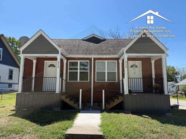 Primary Photo - 210 W 6th St