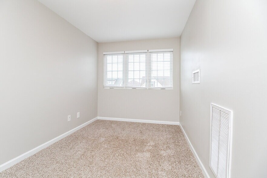 Building Photo - 4806 Beryl Dr