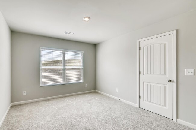 Building Photo - 250 Sweet Bay Ln