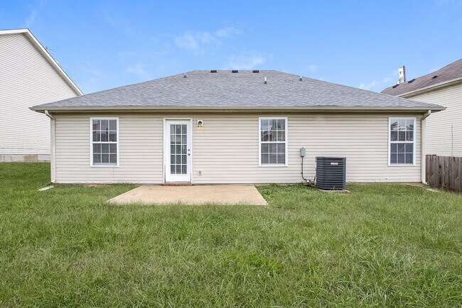 Building Photo - 105 Berele Shepsele Ln