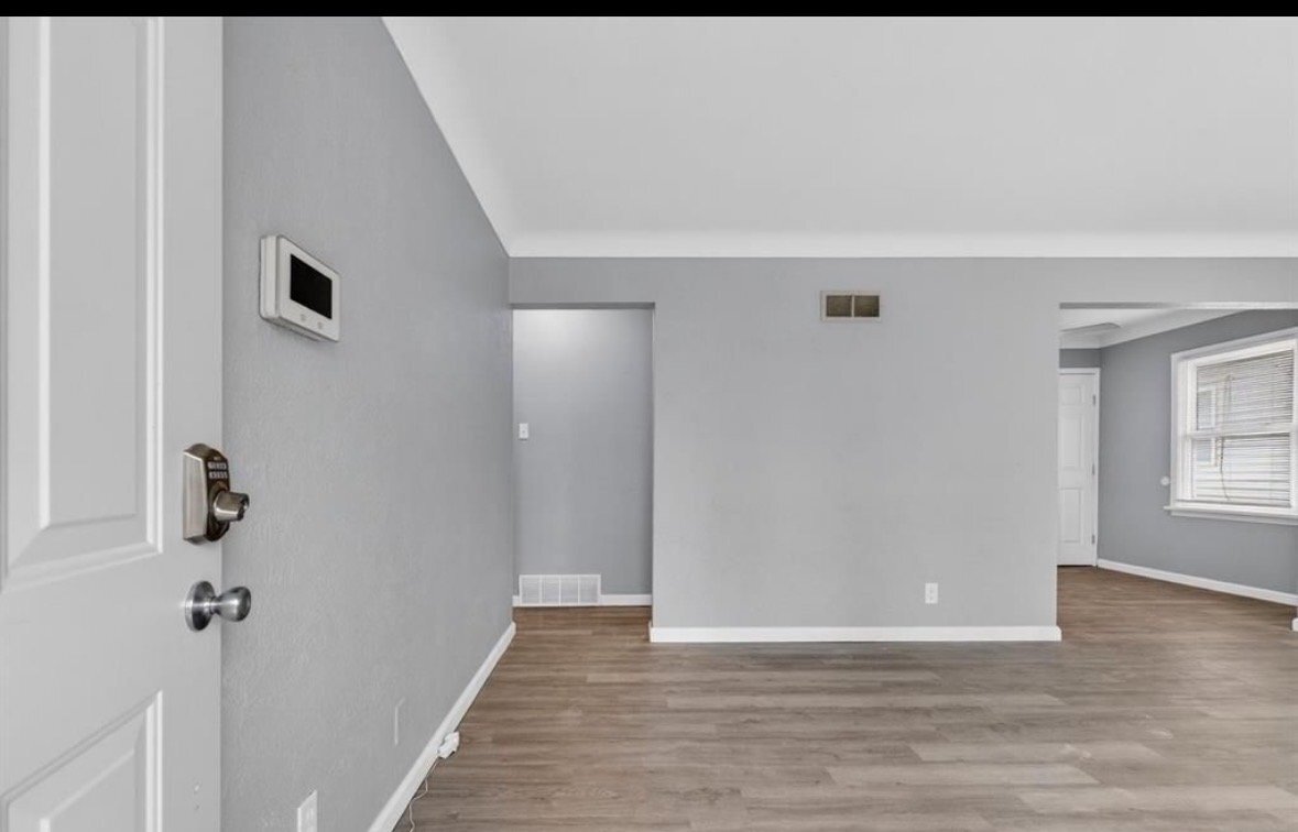 Building Photo - 8576 Kathlyn Dr