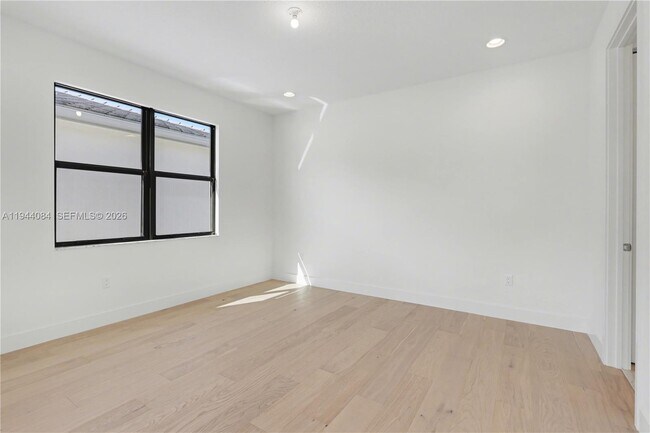 Building Photo - 8525 Crystal Downs Ave