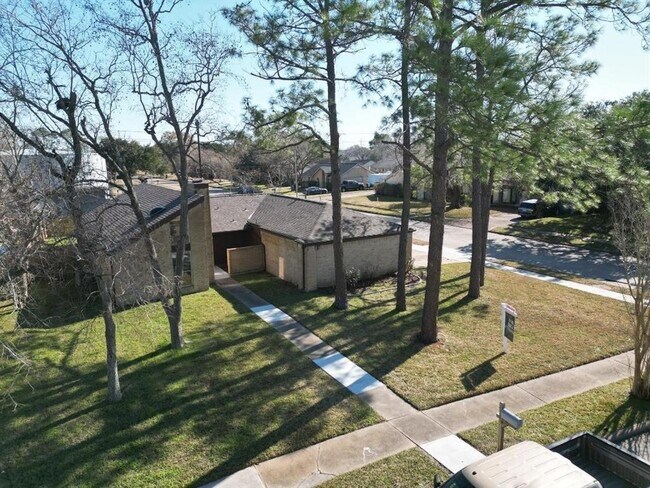 Building Photo - 9102 Southbluff Blvd