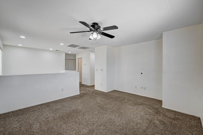 Building Photo - Beautiful 3 Bedroom + Loft - SOLAR INCLUDED!