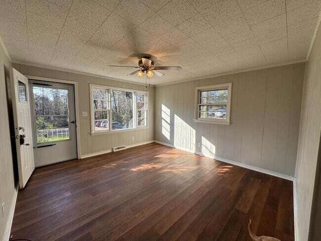 Building Photo - East AVL - Two Bedroom Apartment with Large Basement