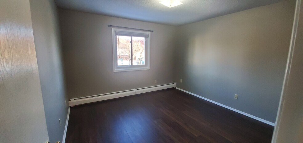 Building Photo - 2616 Harriet Ave
