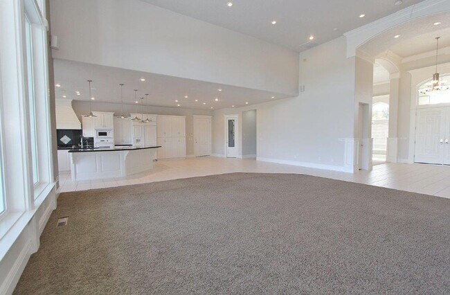 Building Photo - Immaculate & Captivating Home in Lexington Hills