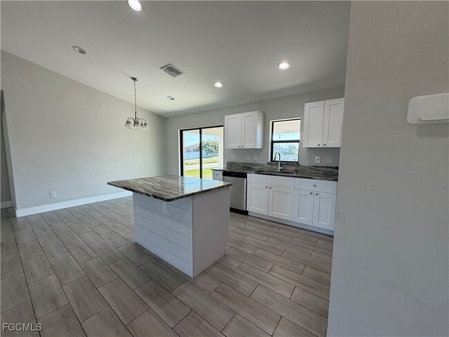 Building Photo - 2601 43rd St SW