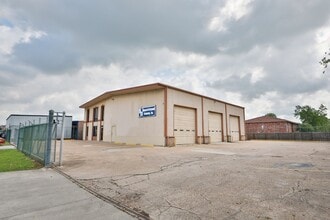 Building Photo - 7302 Domino Ln