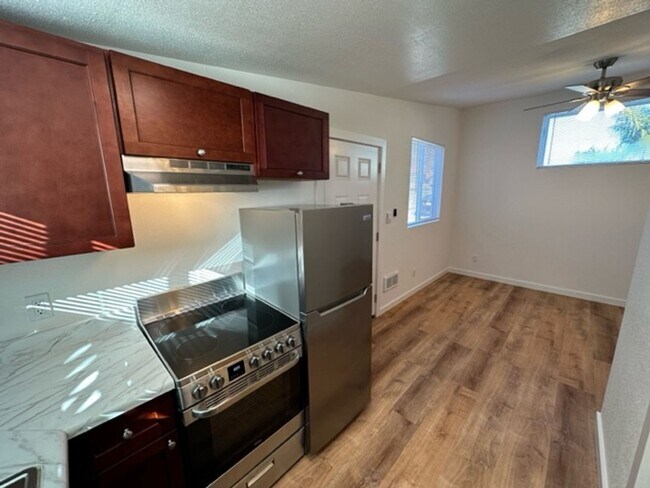 Building Photo - 2020 Brommer St