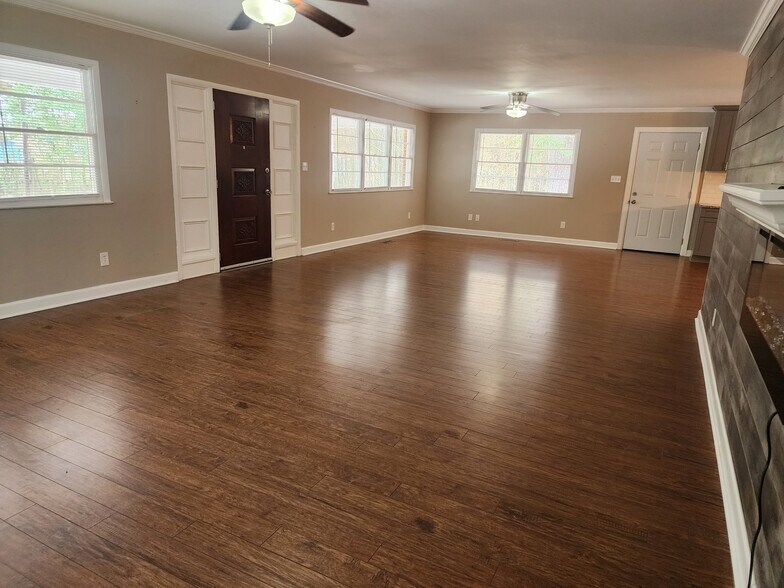 Building Photo - 4605 Blanton Rd