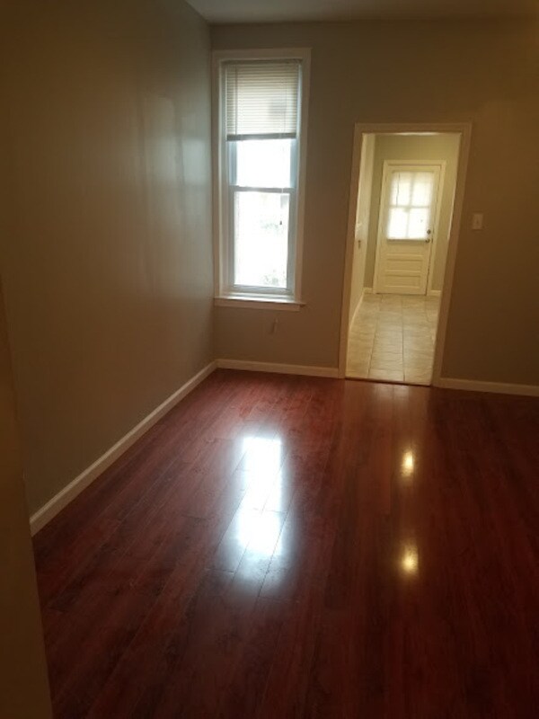 Building Photo - 807 N 66th St