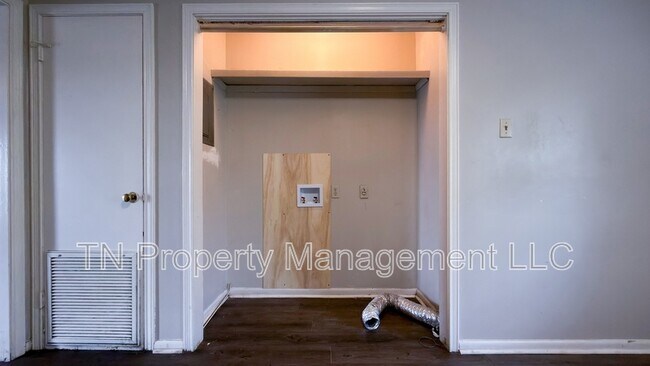 Building Photo - 204 Cantal Dr