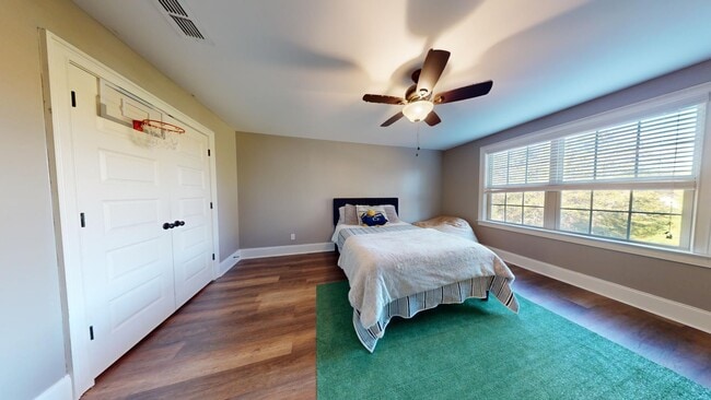 Building Photo - Asheton Lakes