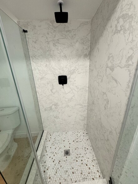 Building Photo - 2616 W Beverly Blvd