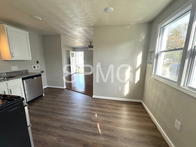 Building Photo - 1016 26th St SW