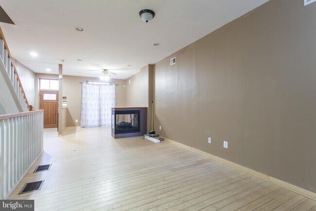 Building Photo - 4436 Sansom St