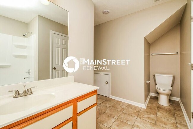 Building Photo - 3 Bedroom Pet-Friendly Home in La Vergne, TN with Main Street Renewal