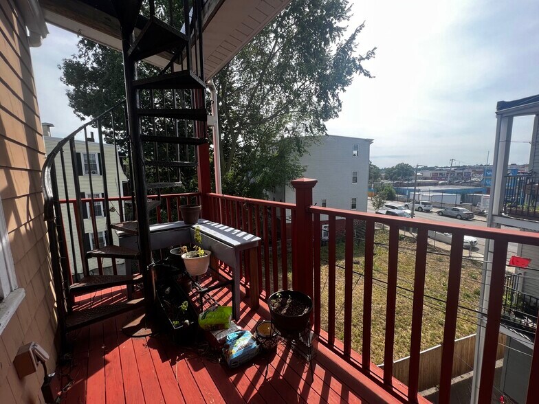 Private Rear Deck - 613 Dorchester Ave