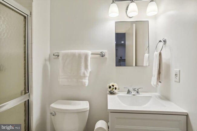 Building Photo - 7561 Heatherton Ln