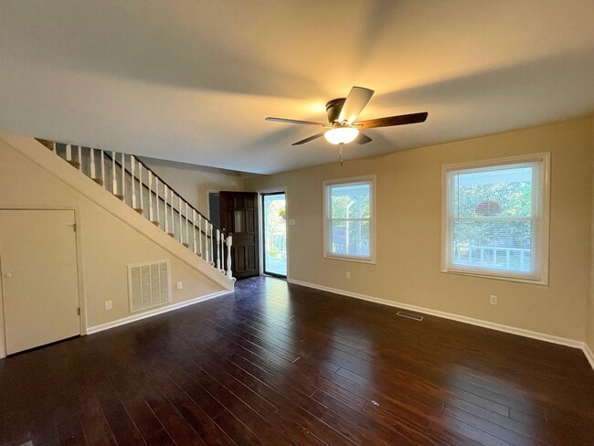Building Photo - 205 Pine Ridge Rd