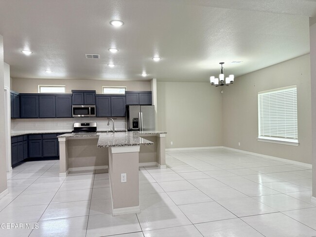 Building Photo - 12824 Linstead Ave