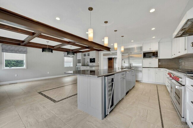 Building Photo - 47 Highland Ave