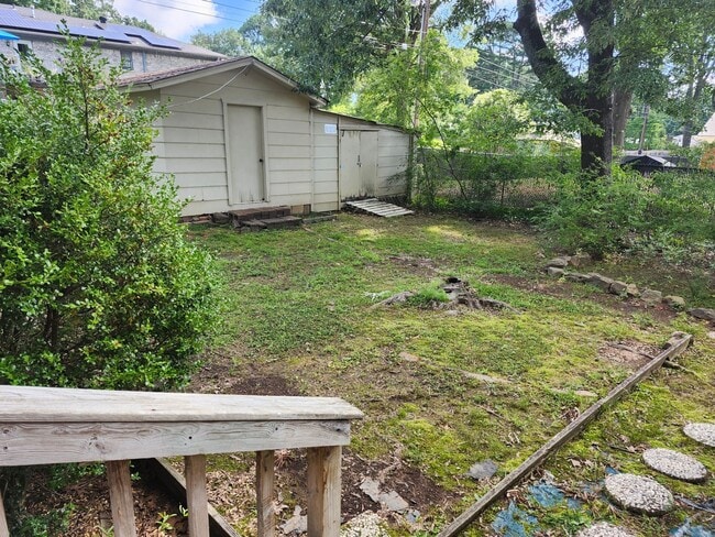 Building Photo - 1810 W 3rd Ct