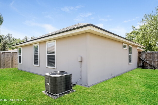 Building Photo - 1620 Dartmouth Dr
